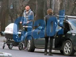 Craciunul nu inseamna imbulzeala, ci mai vorbe mari, nu? Iubita Lui Tudor Chirila Ea L A Facut Pe Artist Barbat De Casa