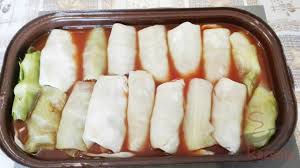 Mit Hackfleisch Gefullte Kohlrouladen In Tomatensosse Aus Dem Backofen Wer Sie Einmal Probiert Hat Will Keine Anderen Mehr Essen Top Rezepte De Rezept Rezepte Lebensmittel Essen Essen