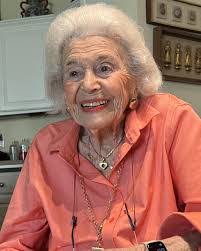 Rhea Wolfram's Instagram, Twitter & Facebook