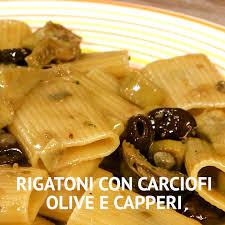 Rigatoni Con Carciofi Olive E Capperi Video Ricetta Video Ricette Ricette Di Cucina Ricette Di Sughi Per Pasta
