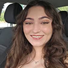 I'm not a Everlark shipper by any means but Friendly reminder that Peeta's  Mum, Dad(May or may not be Otho but likely is) and brothers were killed in  the bombing of District