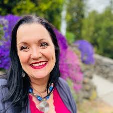 Annie Ly's Instagram, Twitter & Facebook