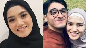 Artis Berwajah Mirip