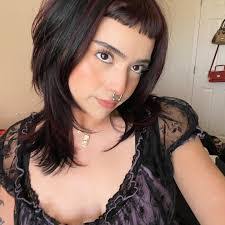 Aimee Chavez's Instagram, Twitter & Facebook