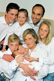 Check out the latest pictures, photos and images of uschi glas. Royals Die Schonsten Alten Fotos Von Damals Adelswelt