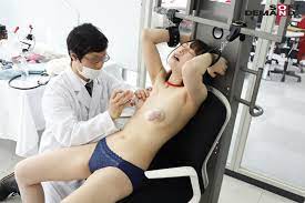 Mr. Kono, an SOD employee who is developing nipples, is cute. - Porn Image