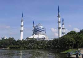 Kalau anda berkesempatan, singgahlah di salah satu lokasi yang kami nyatakan. 15 Tempat Bersejarah Di Selangor Tak Luput Di Telan Zaman