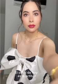 Alice Caliz's Instagram, Twitter & Facebook