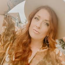 Carissa Knapp's Instagram, Twitter & Facebook