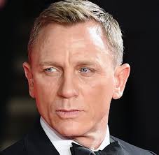 Scharfe kritik an uefa : James Bond 007 Bleibt Ein Mann Kann Aber Jede Hautfarbe Haben Welt