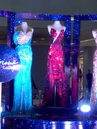 Libiran gowns typically are not flamboyant nor overdone but meticulous on details. Miss Universe 2018 Catriona Gray Gown By Mak Tumang Steemit