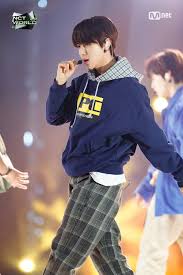 รายการเรียลลิตี้มัลติเวิร์สครั้งแรกของ nct วงไอดอลระดับโลก เมมเบอร์ทั้ง 23 . Renjun Mnet Naver Blog Update Deja Vu At The Nct World 2 0 Special Show Nct Nct World 2 0 Nct Dream