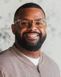 Victor Kidd's Instagram, Twitter & Facebook