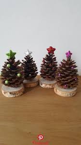 Tannenzapfen Als Weihnachtsbaumchen Tannenzapfen Als Weihnachtsbaumchen Pine Cone Christmas Tree Cone Christmas Trees Homemade Christmas