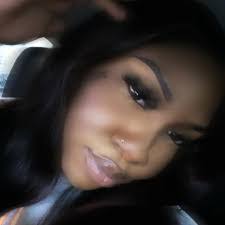 Cali Ruiz's Instagram, Twitter & Facebook