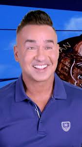 I thought today was gonna be an easy, but this cake? It’s a whole  Situation🥵🍰 Don’t miss #JSFamilyVacation tonight at 8pm