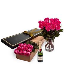 Roses Pink Kisses 12 Stems With Moet Basket Of The Pink Roses Is The Best Thing Ever The Va Mothers Day Flower Delivery Flower Delivery Anniversary Flowers