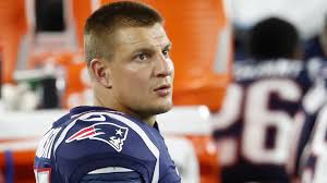 Patriots tight end Rob Gronkowski announces retirement