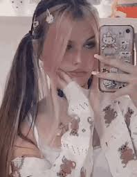 Anime boy pfp discord idalias salon. Girl Pfp Discord Girl Gif Girl Pfp Discord Girl Discord Pfp Discover Share Gifs