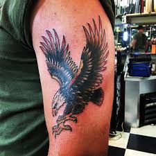 Gambar tato elang di lengan, arti tato elang, tato burung elang di punggung, tato elang di tangan, tato burung hantu, tato kepala burung elang 92 gambar tato elang update terbaru gambar co id selamat malam semua beberapa waktu yang lalu saya telah mengupas tentang tato elang dan. Gambar Tato Burung Garuda Di Dada Koleksi Gambar Hd