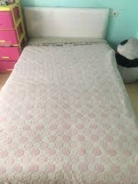 Dapatkan gratis 1 travel bed apabila ada kasur lama yang akan dtukar tambah. Jual Murah Kasur Tempat Tidur Single Bed Perabotan Rumah Di Carousell