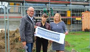72 erreichten den mittleren bildungsabschluss mit einem qualifikationsvermerk und damit die berechtigung zum besuch der gymnasialen oberstufe, 27. Kamp Lintfort Investiert In Den Sommerferien In Die Schulen Lokalklick Eu