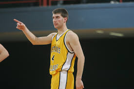 Mens' Basketball Highlights MIAC's Post-Season Honors