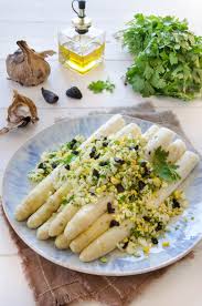 Asperges Mimosa Ail Noir Recette Ail Noir Recettes De Cuisine Cuisine Vegetarienne