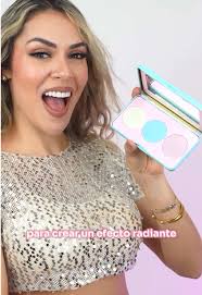 ✨Destaca tus facciones con la paleta de iluminadores Sweet Glow, tiene tres  tonos irresistibles de dulce brillo que iluminarán tu piel como nunca. Esta  paleta cuenta un dulce aroma a caramelo así es ...