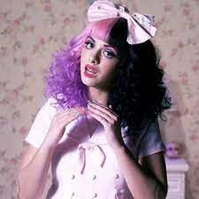 فقدت 4 منازل مختلفة في 4 أعاصير مختلفة، الأول في إعصار «بيتسي» 1965، والثاني في إعصار «خوان» 1985، والثالث في إعصار «جورج» 1998، ثم أخيرًا «كاترينا» في. ÙØ§Ù†Ø² Ù…ÙŠÙ„Ø§Ù†ÙŠ Ù…Ø§Ø±ØªÙŠÙ†Ø² Arabmelanie Twitter