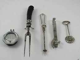 pastry wheel, oven thermometer, horn