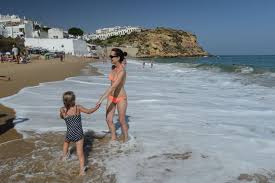Lagos, a city with more than 2.000 years of history, like. Praia De Burgau Algarve Portugal Strand Schonste Strande Best Beaches Felsalgarve Lagos Beach Hopping Reisen Mit Kindern Sudeuropa Bilder Fotos Reiseberichte Sommerurlaub Www Wo Der Pfeffer Waechst De Wo Der Pfeffer Wachst Reisen Und
