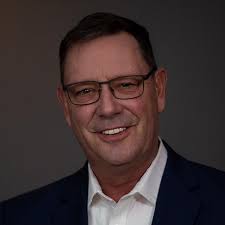 Amazon.com: The Commander: 9781734518740: Hendrickson, Dan E: Books