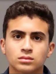 Juez ordena mantener en cárcel de adultos a menor acusado de matar a su  madre