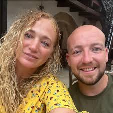 Hi all, Hope your all well. Just wondering who would be best to contact to  arrange a friendly fixture ?