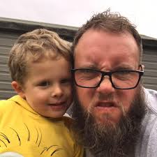 What is the best pub in Inverness for food, drink, and live music?