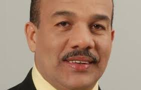 Poeta Nicolás Mateo lanzará poemario "Silabario sin rumbo"