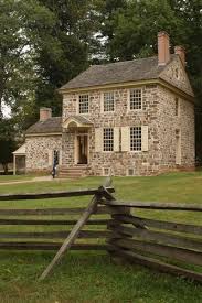Issac Potts House Built In 1774 Lovely Stone Cottage With A Split Rail Fence In The Garden George Washington R Natursteinhauschen Hauswand Historische Hauser