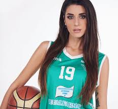 Valentina vignali chi è età, altezza, carriera, vita privata, instagram e quel malore che ha seganto molto la sua vita e quella dei suoi parenti. Valentina Vignali E La Sua Battaglia Contro Il Cancro Circondatevi Di Persone Che Vi Vogliono Bene Urbanpost