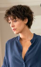 Natalie Dormer/Maisie Williams/ Blake Lively V/s Kate Beckinsale/Carrie  Underwood/ Britney. Spears. V/s Kim Domingo/Ana de Armas/ Monica Bellucci.