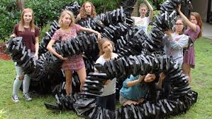 VBHS students collect lunch trays