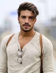 Les plus belles et nouvelles coiffures et coupes de cheveux 2021. Coiffure Pour Homme Les Coupes De Cheveux Tendance En 2021 Elle Coiffure Homme Tendance Coiffure Homme Mi Long Coiffure Homme