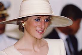This is why Princess Diana stopped wearing blue eyeliner
