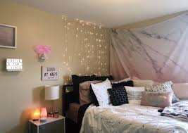 Keeping your dorm room door open—while you're there, of course—is a surprisingly easy way to make friends. Pin On Tapestries