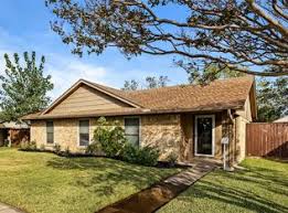 2116 Rockwood Dr, Carrollton, TX 75007