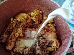 Rasanya xperlu diperkenalkan.sagu gula melaka amat popular dikalangan rakyat malaysia dan juga luar negara. Resepi Kari Ayam Guna Susu Cair Lain Dari Yang Lain Kuah Padu Dan Kaw Kitpramenulis