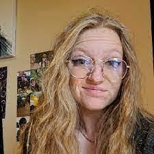 Tabitha Mclean's Instagram, Twitter & Facebook