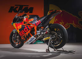 Keep your bike positioned correctly so you don't loose control and try to outperform your competition by maintaining as much speed as possible. Moody Photos Of The Ktm Moto2 Race Bike Asphalt Rubber Ktm Racing Bikes Sports Bikes Motorcycles