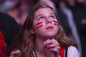 Warriors open in Toronto, where Jurassic Park roars for its national heroes