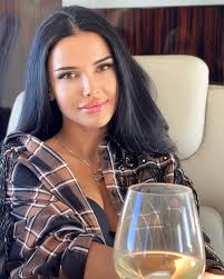 Lily Glover (@lilylilimiss) • Instagram photos and videos